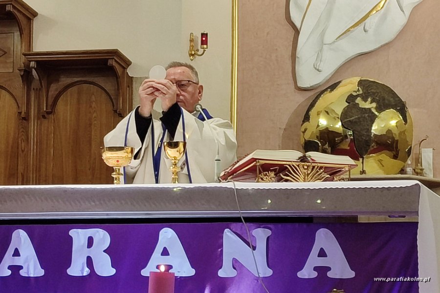 61 Wtorek - msza wieczorna.jpg